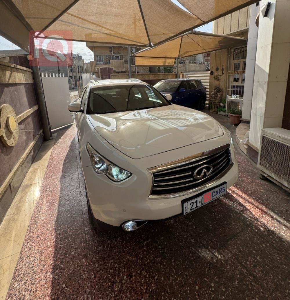 إنفينيتي QX70